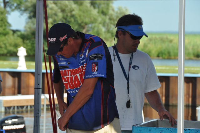 7B144E5D-5E8F-4B0C-81F0-4A44A4972E1D