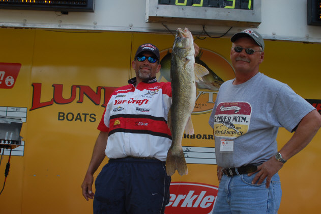 7B176DC9-0EB2-4D2E-B246-A13B424259E1