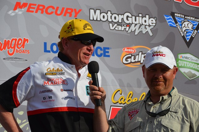 7B242329-47DD-44A3-BC38-06485C8DC775