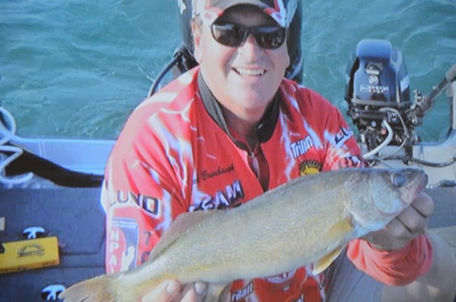 7B24B325-FCED-4822-BFB4-4BBEFDF64BDB