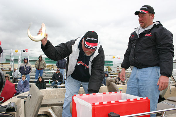 7B3D5DC9-8204-43F8-B75B-C8CDBFC6589E