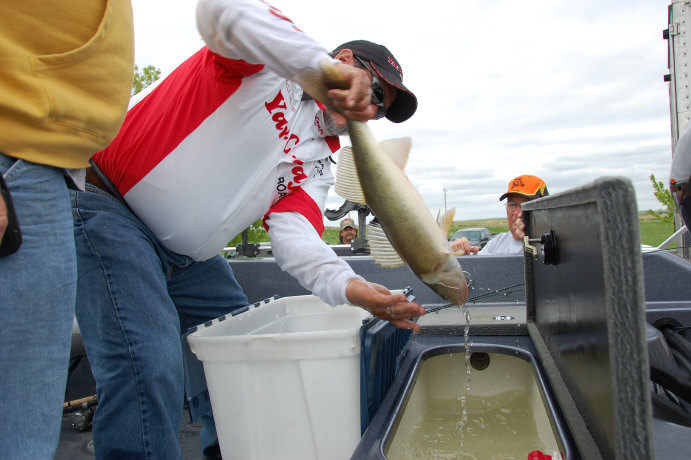 7B6D21E5-BA9B-42B9-8504-27DF42AE4DCB