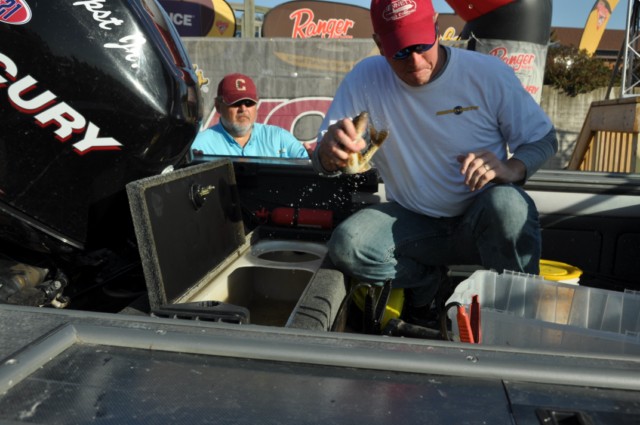 7BCF35FF-6CC0-4243-8BD9-66231D7279C4