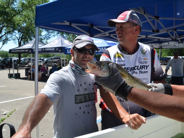 7C485138-69D6-4166-B862-BEC8EAB13AA6