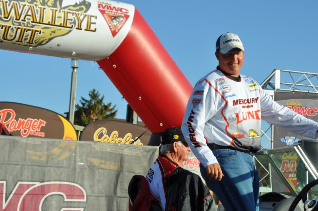 7C98BA01-9CF0-44F3-925C-B2BB7F61E6B4