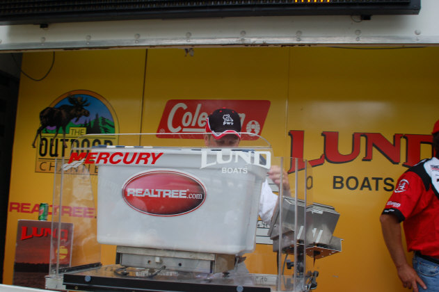 7CDD24BB-EE02-4FD8-8E3F-0F0D6CDDC8CC