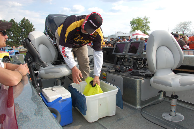 7D0344B2-0E76-48CF-9866-6F8E979094A2