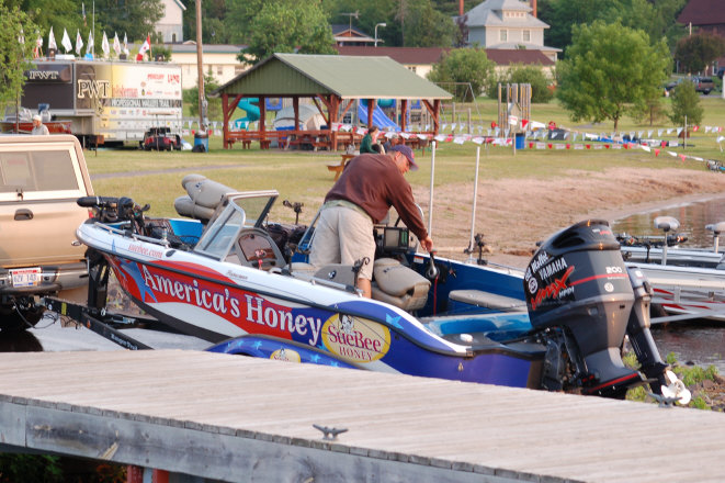 7D29998B-F844-4421-AC3E-E5F6B3409C05