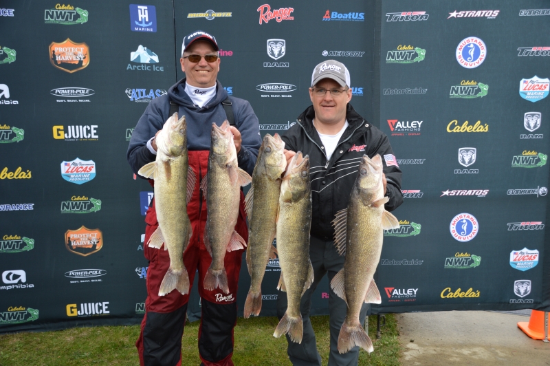 7D4872F9-867E-4E8B-B10A-096F1C4E05CF