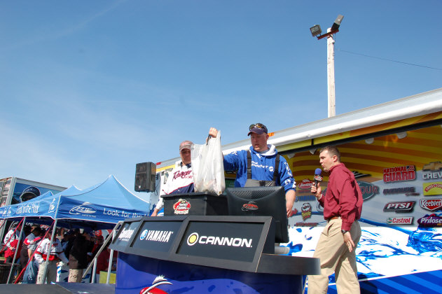 7D73A6B2-98F1-4631-9F7D-28A24847FCA2