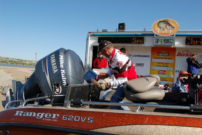 7DBE783C-AD96-4E65-A409-A85817BF8ECD