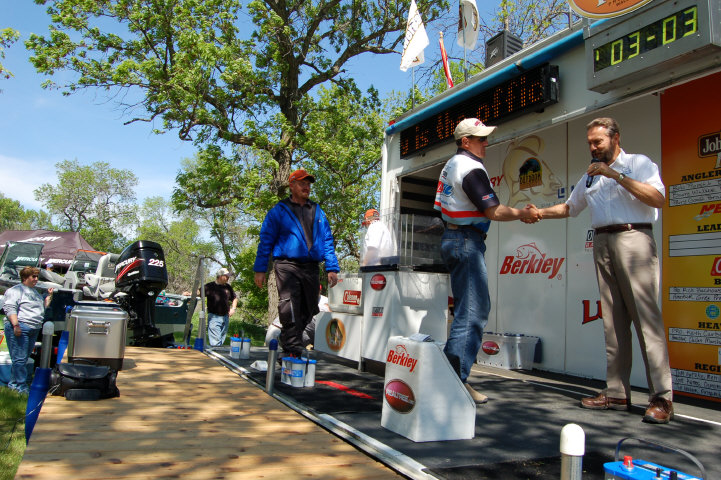 7DDC13AD-CD56-4D94-A7AF-8126AD54B313