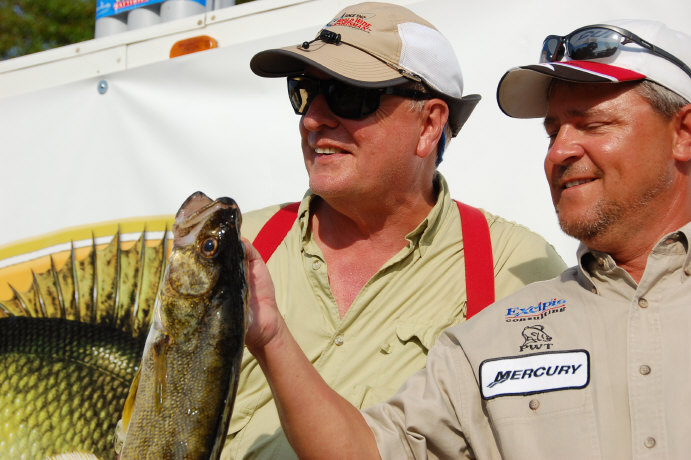 7E09DDF2-3D93-4001-AE93-BEDA41B07FA8