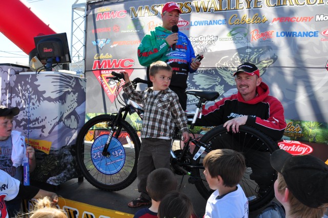 7E112F2B-8CDC-462F-9C38-2527EBDFBED1