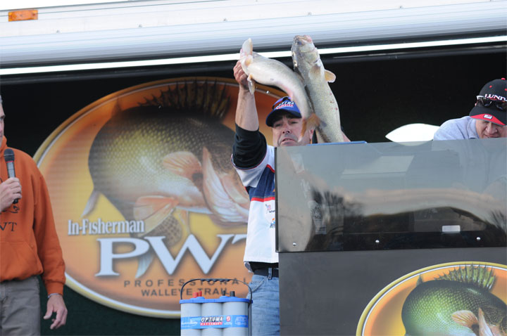 7E34CEAC-DB48-4738-8EF1-BDCDC6CD9A4A