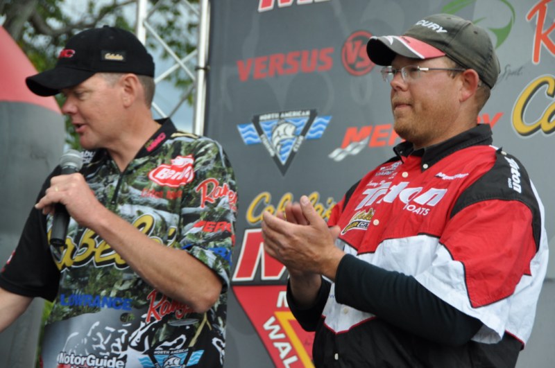 7E392A91-2E85-496B-B38B-0E8050204864