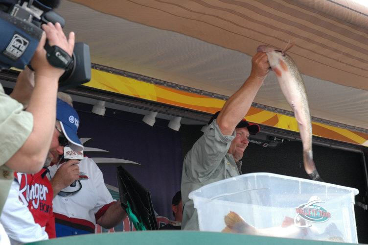 7E4DCF32-E6CD-4E06-B881-F9292D6009BE