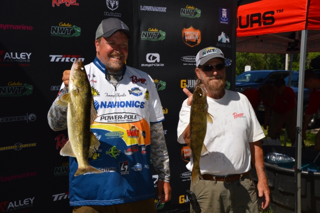 7E5914CA-ABC4-4D3D-957F-350267816719