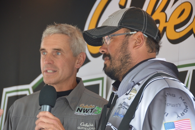 7E692853-DF41-40D9-BA38-22511A452BEE