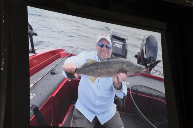 7E825554-40B9-443C-B327-FAE73BBBB25D