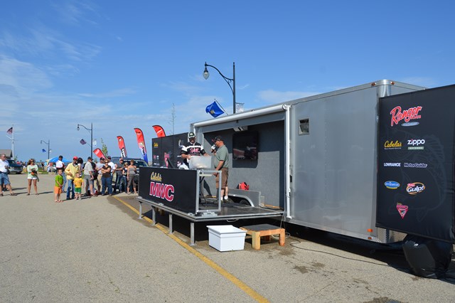 7EB1442E-DD0B-4875-9474-710114A3271E