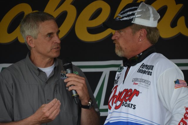 7EF8A48E-10A1-4DB9-8550-6B293042C814