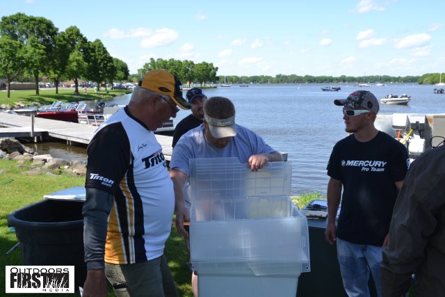 7F91435F-9ECA-42FE-B8D6-C76BD012C7A2