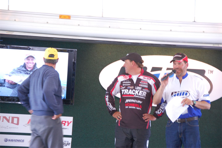 7FB10369-88DC-4EF0-BB02-43BD2FEFFF48