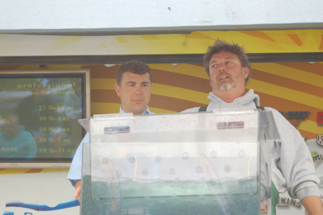 80AC60B1-9D4F-4D09-AF10-471D77E4F23B