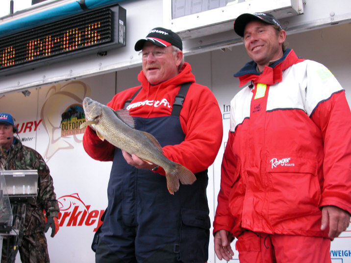 8162DA94-C720-4411-AC0B-754329D47221