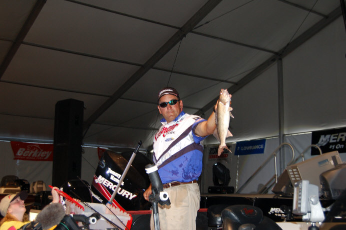 82305437-C085-4BFB-A2D8-77C26B9E7F93