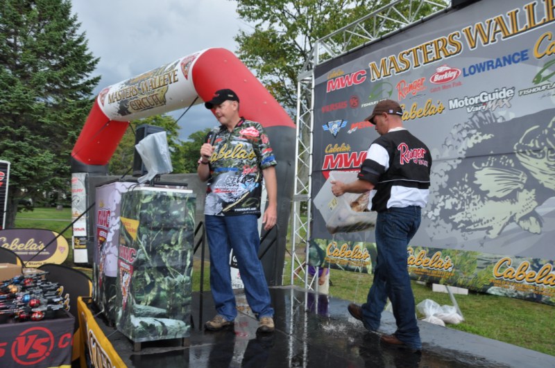 82485F76-5DAA-4542-9611-88C0075B787B