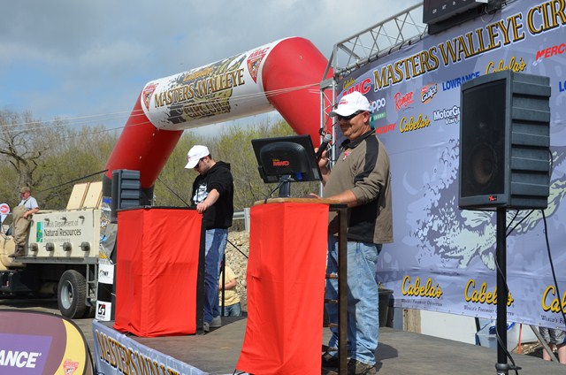 825362E9-E4EB-4131-9467-24F877BBE241