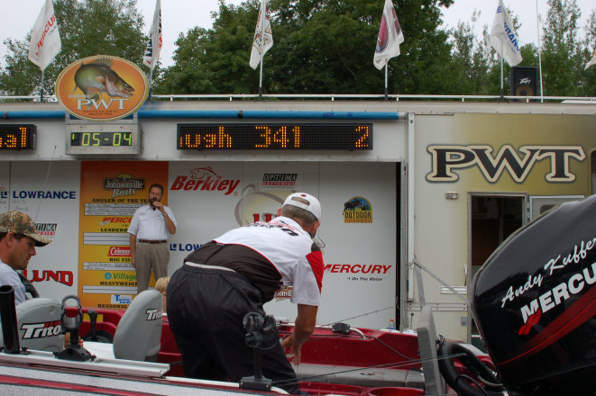 82EF3ECA-C73C-487C-A61F-50258F38E418