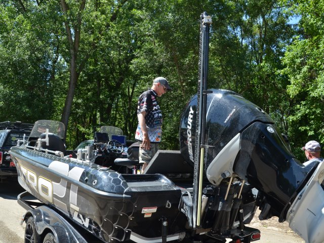 831AFEF3-ECD0-4B0F-81B2-B1828B1AAEB2