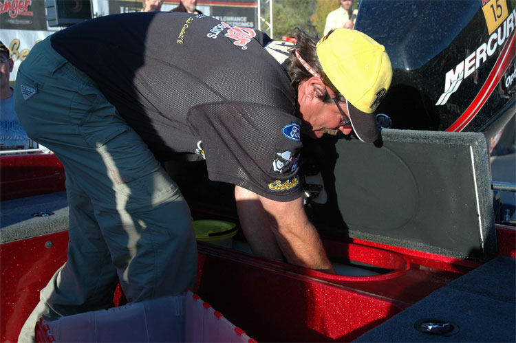 8351383F-F921-4250-AFAD-2EC40E87DA30