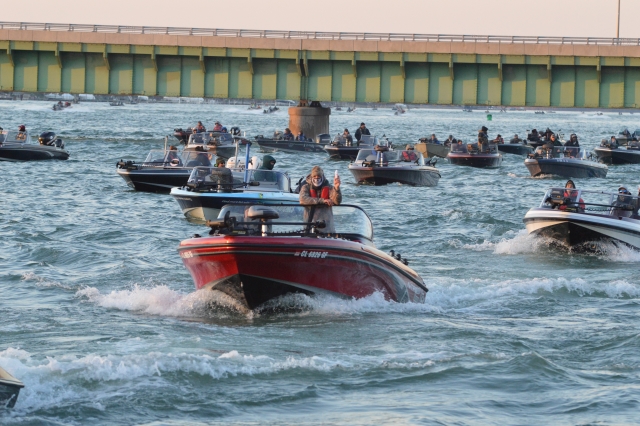 83DC7FDF-C5F8-48F1-82B4-09024550C5D3