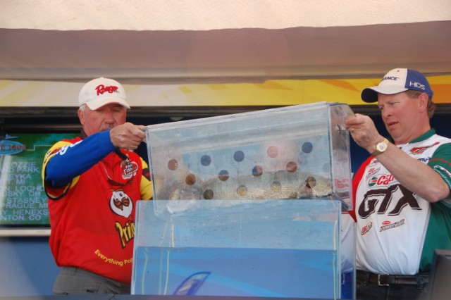 84521506-CD61-451E-B4CA-0936A99DCA80