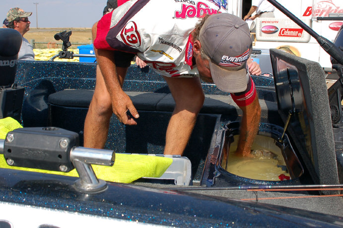 8470B646-C4DE-44D8-8F4B-FA564BF35CC9