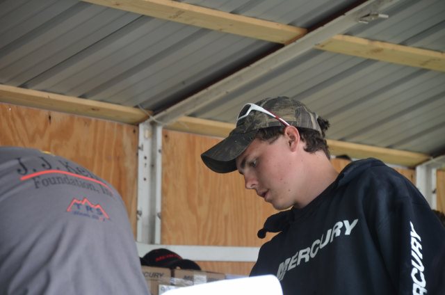 84AF27C6-7B44-4C2D-ADFA-13B36913ADC1