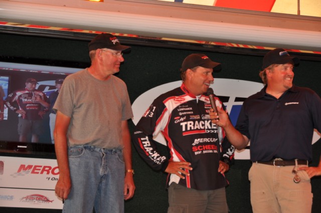 84EAF3F1-EC51-44AB-B853-6D81C358A203