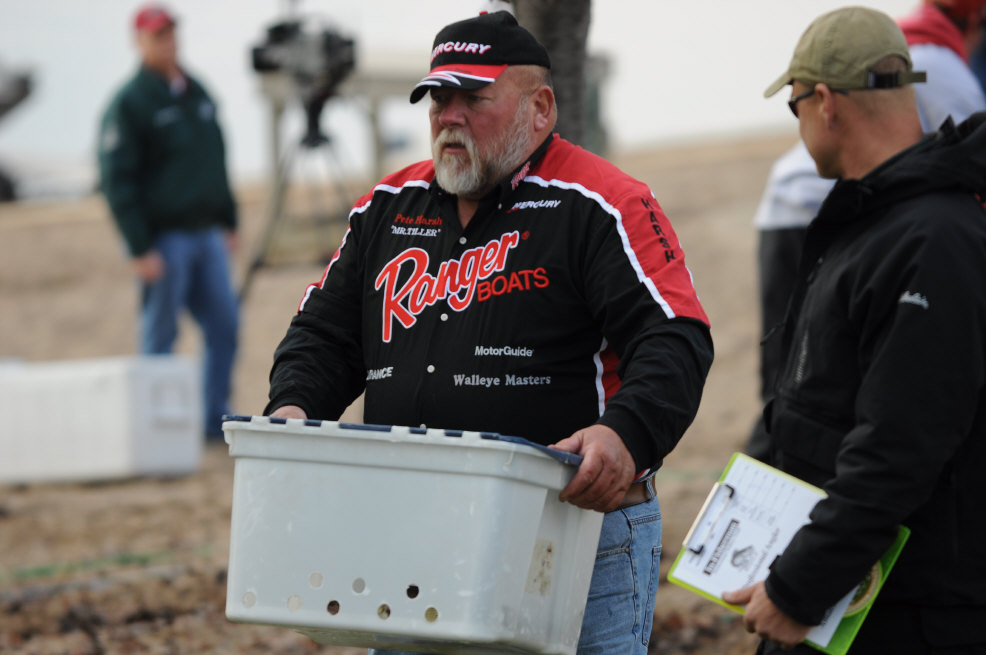 8546DBA9-1D24-464C-8311-DFE57E188859