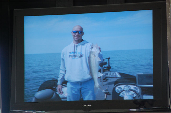 86078E40-31DF-45A4-BFCD-FD1F8ACAEE8F