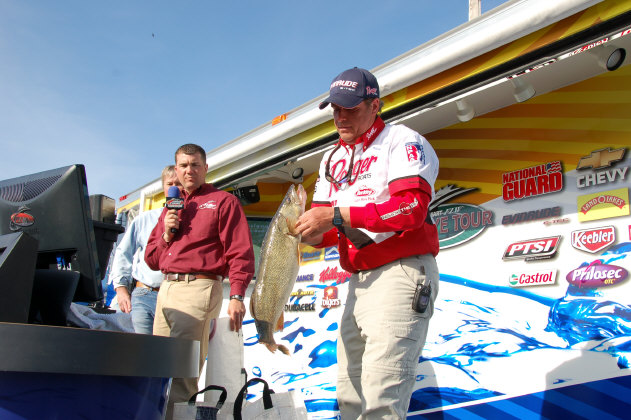 864E1333-B8AC-44D1-B9D9-3700C03A850D