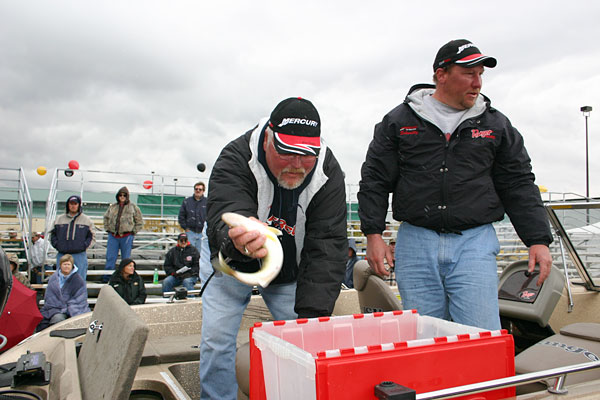 86FC04C7-C15C-4B22-9BD9-2B98CA422AC2