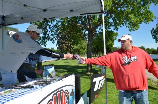 87B292C6-E131-42F0-B25D-DA03D9E66433