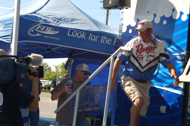 8882A248-1DCD-4528-A744-95DF04425FC3