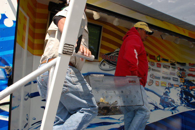 898025E3-6523-4BB5-86E6-0FFDDC019FA7