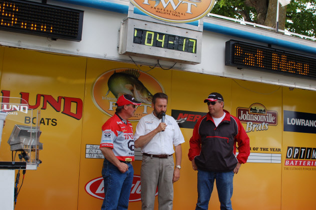 8A1666BA-B144-4448-9D8D-1B773F657A52