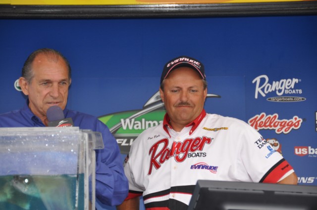 8A60415E-7200-478C-A453-CDE7AC6B05B9